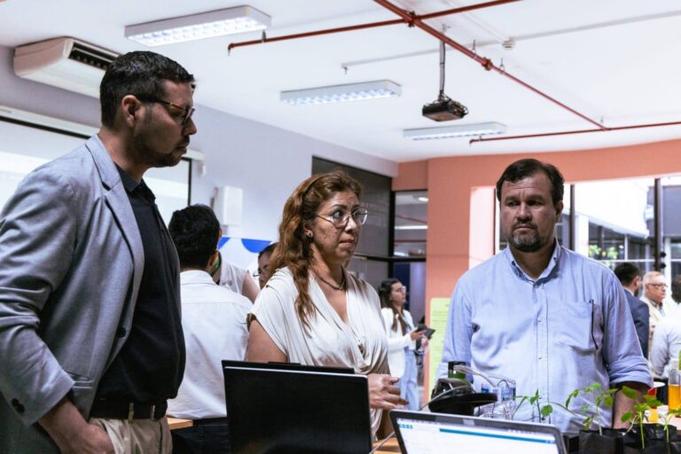 HackaTech Edición Verde y Social en la Universidad Americana